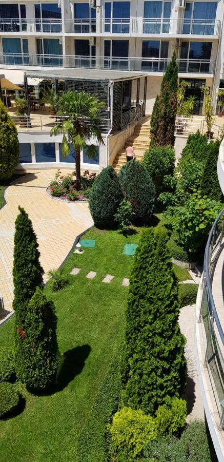 Apartment With Green Terrace Burgas Extérieur photo