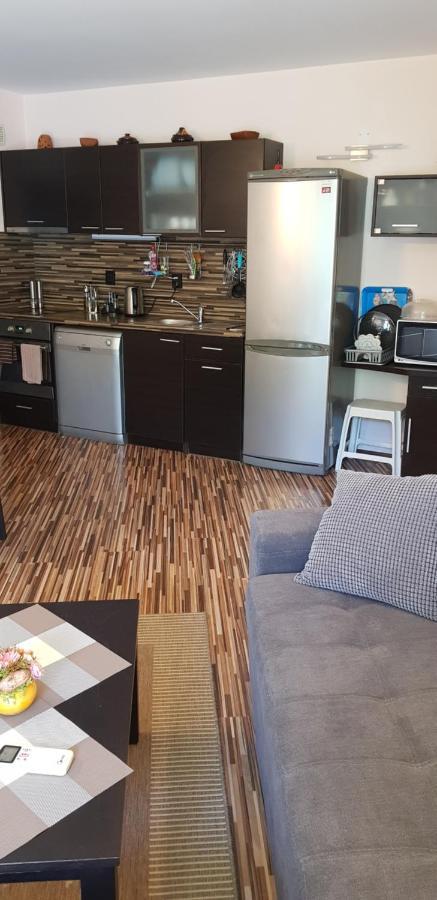 Apartment With Green Terrace Burgas Extérieur photo