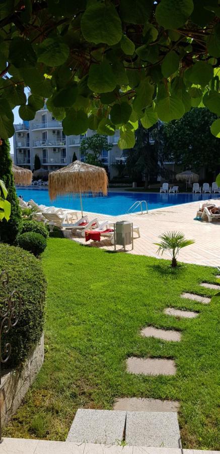 Apartment With Green Terrace Burgas Extérieur photo
