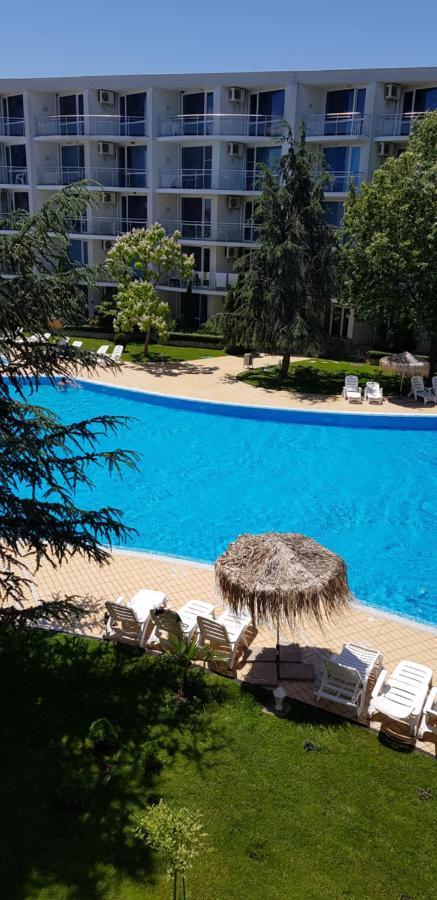 Apartment With Green Terrace Burgas Extérieur photo