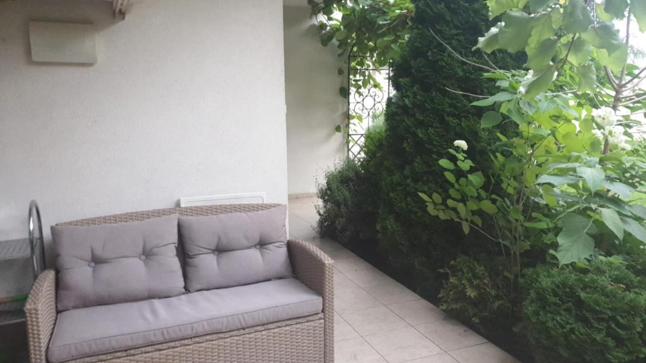 Apartment With Green Terrace Burgas Extérieur photo