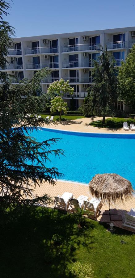 Apartment With Green Terrace Burgas Extérieur photo