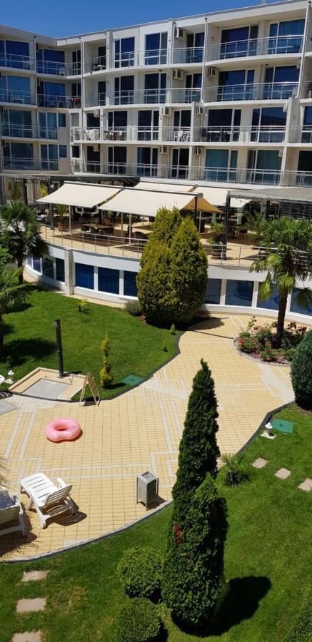 Apartment With Green Terrace Burgas Extérieur photo