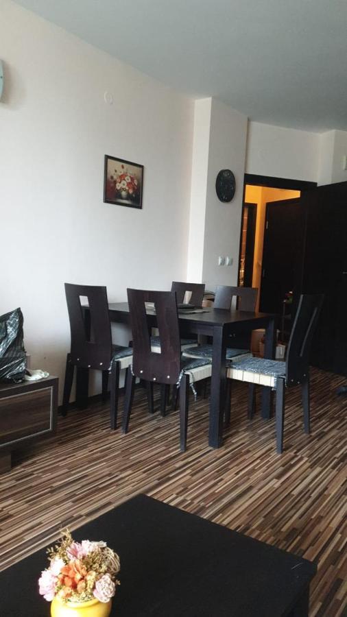 Apartment With Green Terrace Burgas Extérieur photo