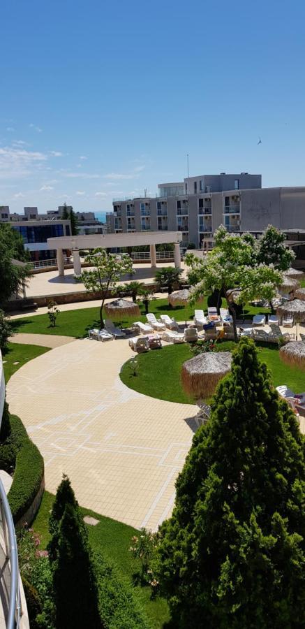Apartment With Green Terrace Burgas Extérieur photo