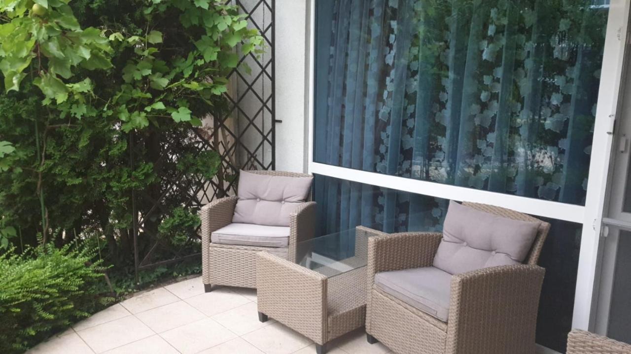 Apartment With Green Terrace Burgas Extérieur photo