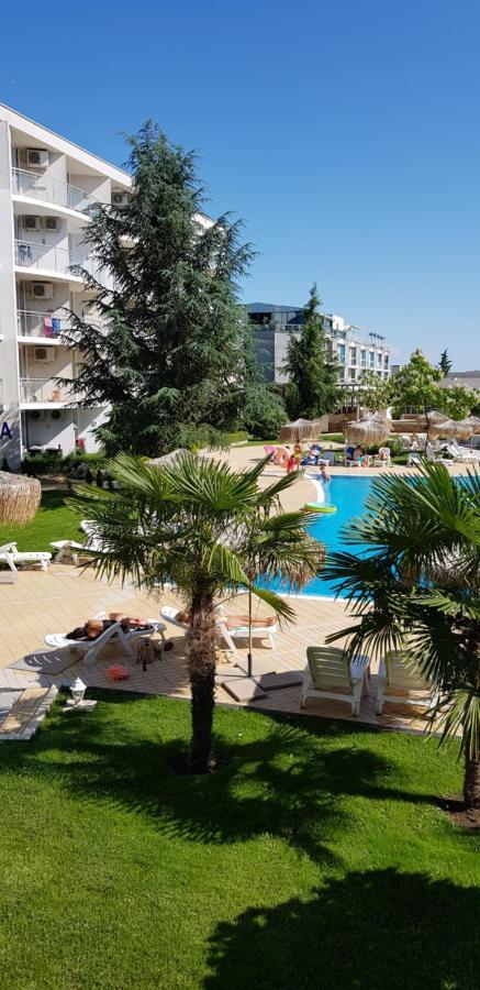 Apartment With Green Terrace Burgas Extérieur photo