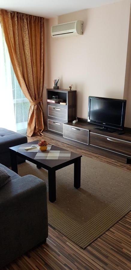 Apartment With Green Terrace Burgas Extérieur photo