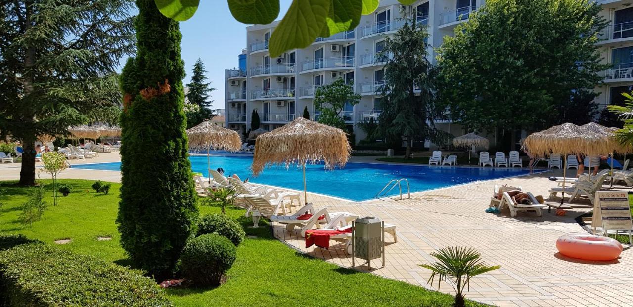 Apartment With Green Terrace Burgas Extérieur photo
