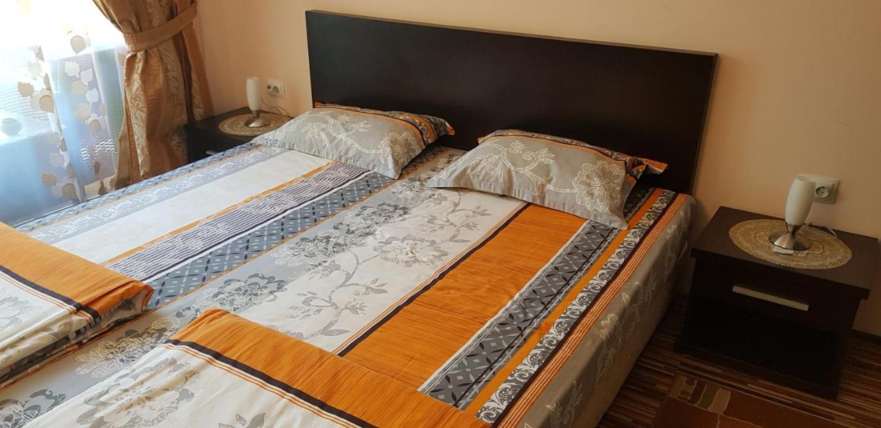 Apartment With Green Terrace Burgas Extérieur photo